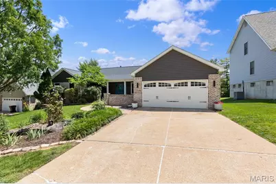 1353 Montevale Court, Fenton, MO 63026 - Photo 3