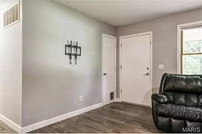 1 Towers Lane, Saint Charles, MO 63304 - Photo 5