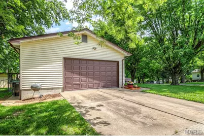 1 Towers Lane, Saint Charles, MO 63304 - Photo 29