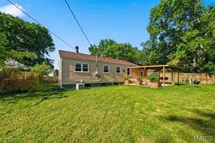 3 Mullanphy Ct, Florissant, MO 63031 - Photo 9