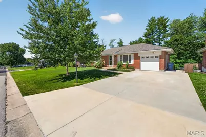 10025 Shapfield Lane, Saint Louis, MO 63123 - Photo 3