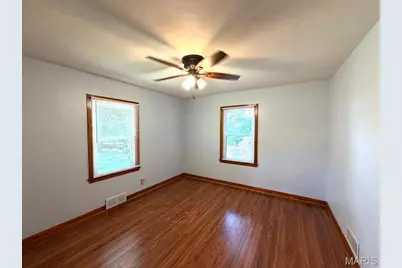8 Wayne Street, Saint Charles, MO 63301 - Photo 17