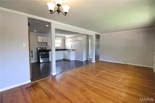 10359 Roscommon Dr, Saint Louis, MO 63123 - Photo 3