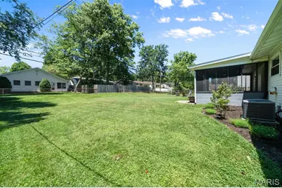 2431 Wesington Drive, Maryland Heights, MO 63043 - Photo 25