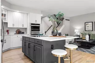 16816 Chesterfield Bluffs Cir, Chesterfield, MO 63005 - Photo 19