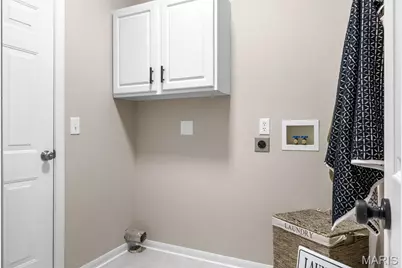 16816 Chesterfield Bluffs Circle, Chesterfield, MO 63005 - Photo 23