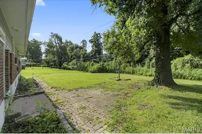 2212 Collett Drive, Moline Acres, MO 63136 - Photo 25