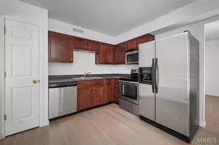 1946 Greenpoint Dr, Saint Louis, MO 63122 - Photo 9