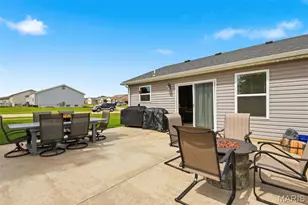428 Honeysuckle Creek Dr, Wentzville, MO 63385 - Photo 41