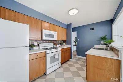 136 E Glendale Road, Saint Louis, MO 63119 - Photo 9
