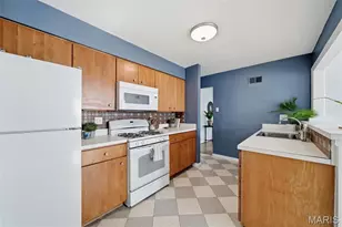 136 E Glendale Rd, Saint Louis, MO 63119 - Photo 9