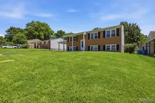 2826 Cherry Point Ln, Maryland Heights, MO 63043 - Photo 3