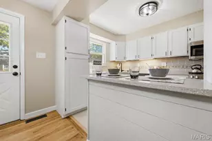 2826 Cherry Point Ln, Maryland Heights, MO 63043 - Photo 13