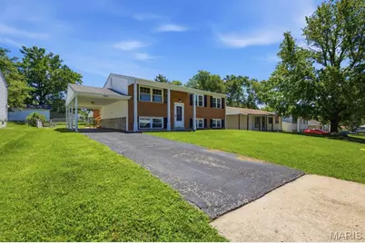 2826 Cherry Point Lane, Maryland Heights, MO 63043 - Photo 5
