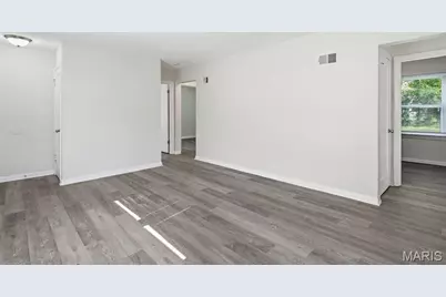 445 Plaza Avenue, Ferguson, MO 63135 - Photo 5