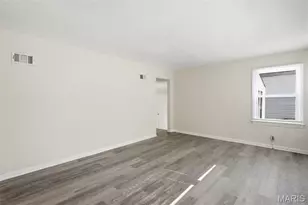 445 Plaza Ave, Ferguson, MO 63135 - Photo 3
