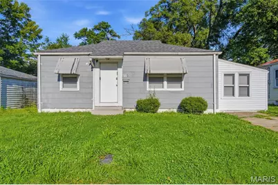 445 Plaza Avenue, Ferguson, MO 63135 - Photo 1
