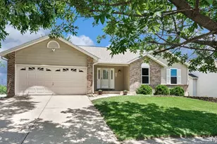 20 Silverdale Ct, Saint Charles, MO 63303 - Photo 1