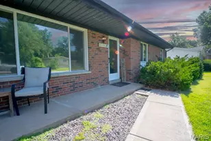 9621 Mesa Dr, Saint Louis, MO 63132 - Photo 23