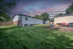 9621 Mesa Dr, Saint Louis, MO 63132 - Photo 19