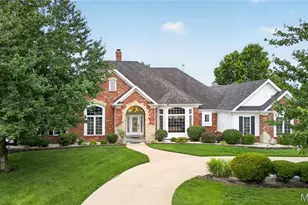 2325 Sterling Pointe Dr, Chesterfield, MO 63005 - Photo 1