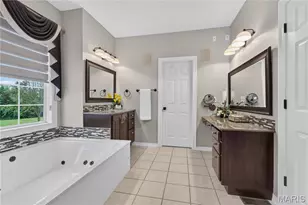 2325 Sterling Pointe Dr, Chesterfield, MO 63005 - Photo 25