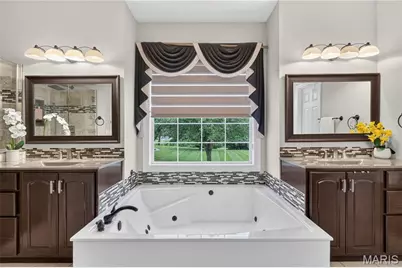 2325 Sterling Pointe Drive, Chesterfield, MO 63005 - Photo 23
