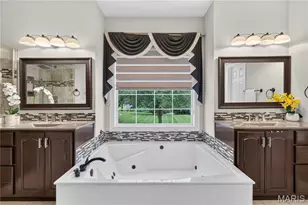 2325 Sterling Pointe Dr, Chesterfield, MO 63005 - Photo 23