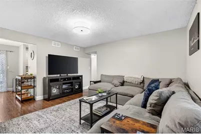 9026 Cardinal Terrace, Brentwood, MO 63144 - Photo 7