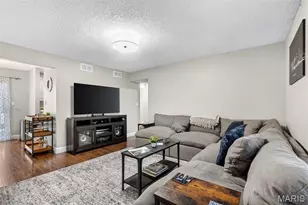 9026 Cardinal Terrace, Brentwood, MO 63144 - Photo 7