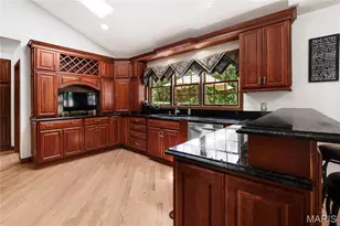 12823 Tammy Kay Dr, Saint Louis, MO 63128 - Photo 9