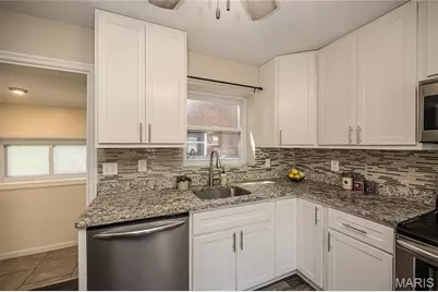6300 Ashwell Drive, Saint Louis, MO 63123 - Photo 9