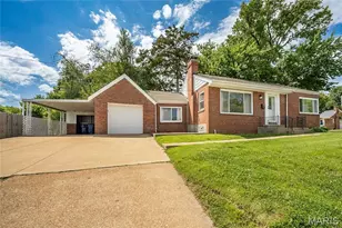 6300 Ashwell Dr, Saint Louis, MO 63123 - Photo 3