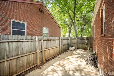 6300 Ashwell Drive, Saint Louis, MO 63123 - Photo 29