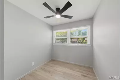 321 Caithness Road, Saint Louis, MO 63137 - Photo 17