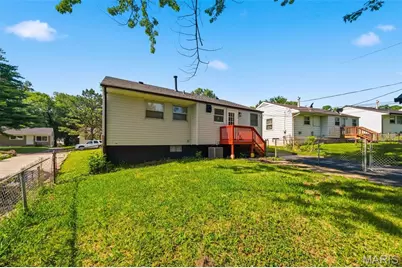 321 Caithness Road, Saint Louis, MO 63137 - Photo 23