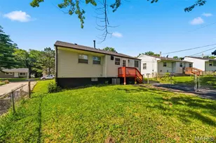 321 Caithness Rd, Saint Louis, MO 63137 - Photo 23