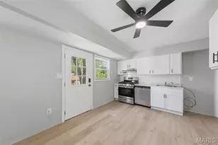 321 Caithness Rd, Saint Louis, MO 63137 - Photo 11