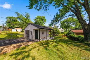 321 Caithness Rd, Saint Louis, MO 63137 - Photo 21