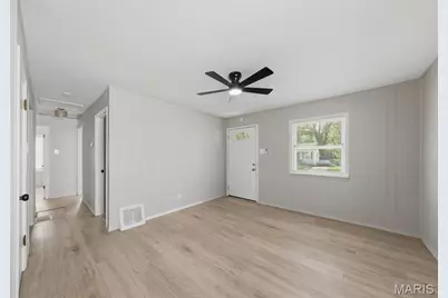 321 Caithness Road, Saint Louis, MO 63137 - Photo 7
