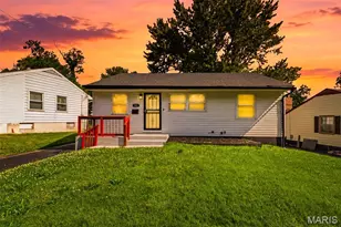 321 Caithness Rd, Saint Louis, MO 63137 - Photo 1