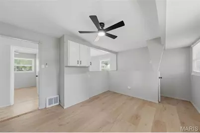 321 Caithness Road, Saint Louis, MO 63137 - Photo 9