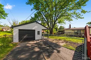 321 Caithness Rd, Saint Louis, MO 63137 - Photo 3
