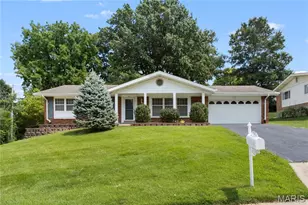 24 Forest Crest Dr, Chesterfield, MO 63017 - Photo 1