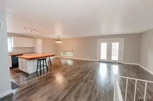 367 Napoli Ct, Ballwin, MO 63021 - Photo 5