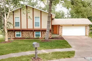 367 Napoli Ct, Ballwin, MO 63021 - Photo 1
