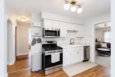 5262 Fairview Avenue, Saint Louis, MO 63139 - Photo 3