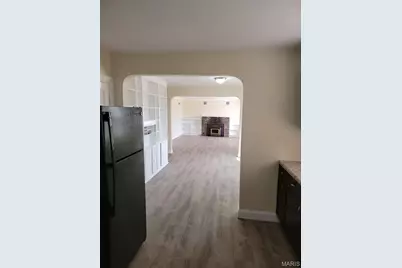 541 Hentschel Place, Saint Louis, MO 63135 - Photo 5