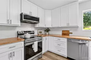 8630 North Ave, Saint John, MO 63114 - Photo 9