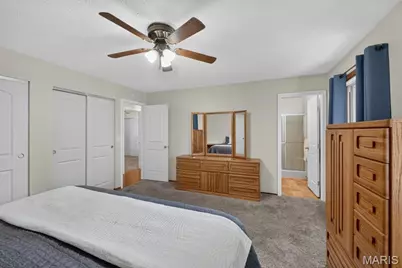 12120 Jeannette Mary Drive, Maryland Heights, MO 63043 - Photo 17